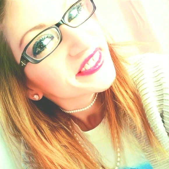 Meet your Posher, Haley - Picture 3 of 8